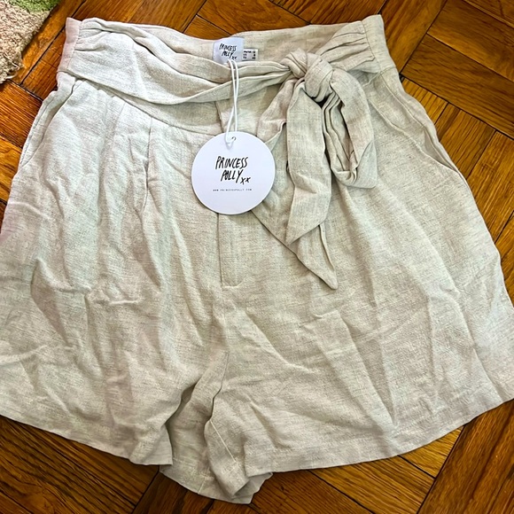 Princess Polly Pants - NWT Princess Polly Lana shorts beige size:8